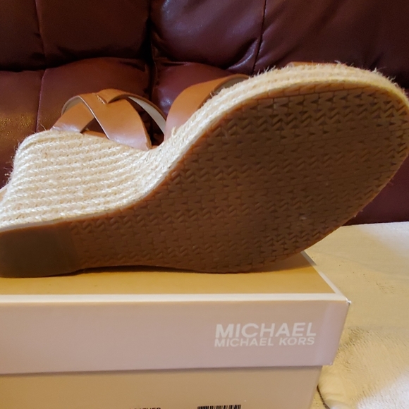 Shoes - Picture 3 of 6